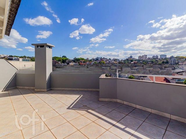 Casa com 238m², 3 dormitórios, 2 suítes, 2 vagas, Chácara das Pedras em Porto Alegre