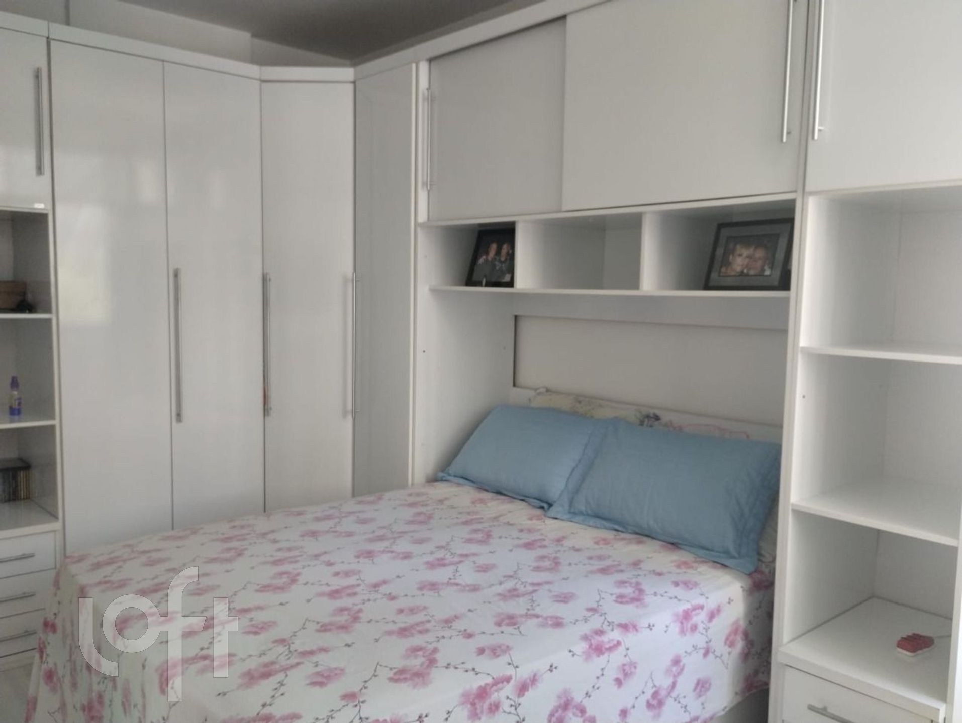 Apartamento à venda com 2 quartos, 75m² - Foto 2