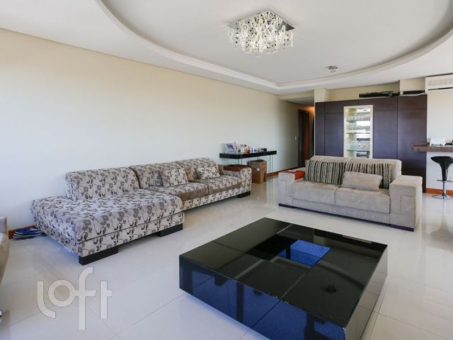 Apartamento com 191m², 4 dormitórios, 3 suítes, 4 vagas, Rio Branco em Porto Alegre