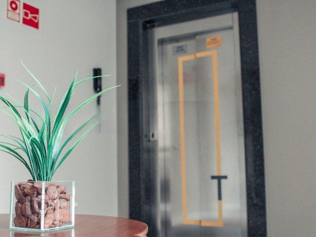 Apartamento com 88m², 3 dormitórios, 1 suíte, 2 vagas, Menino Deus em Porto Alegre