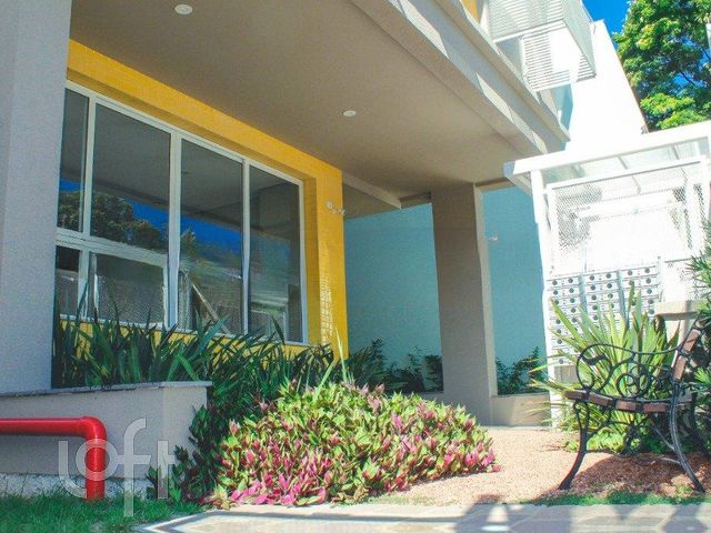 Apartamento com 88m², 3 dormitórios, 1 suíte, 2 vagas, Menino Deus em Porto Alegre