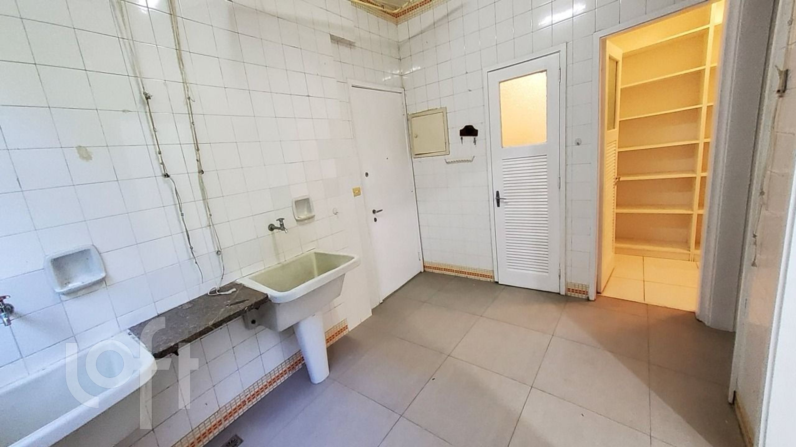 Apartamento à venda com 4 quartos, 206m² - Foto 11