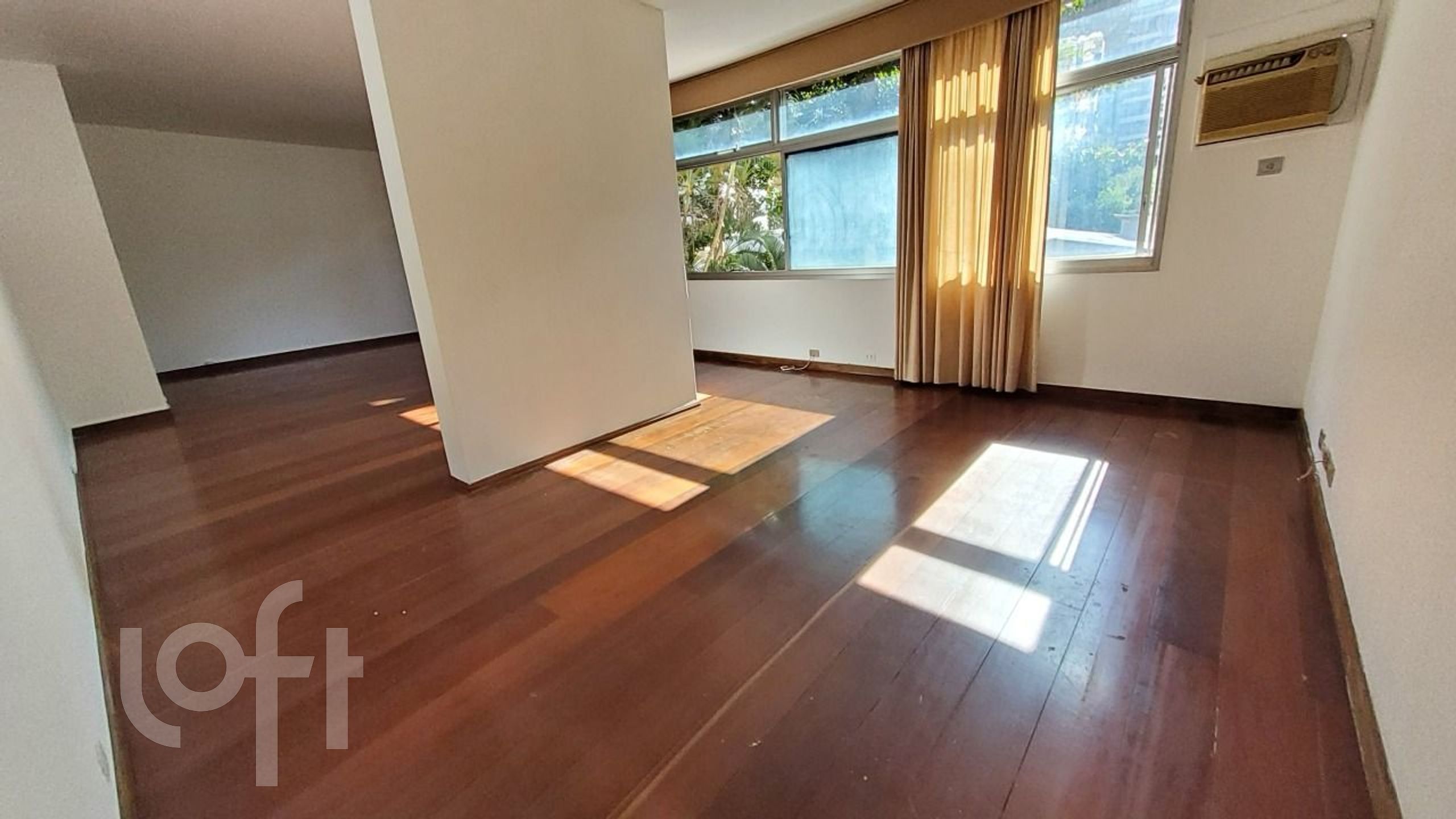 Apartamento à venda com 4 quartos, 206m² - Foto 1