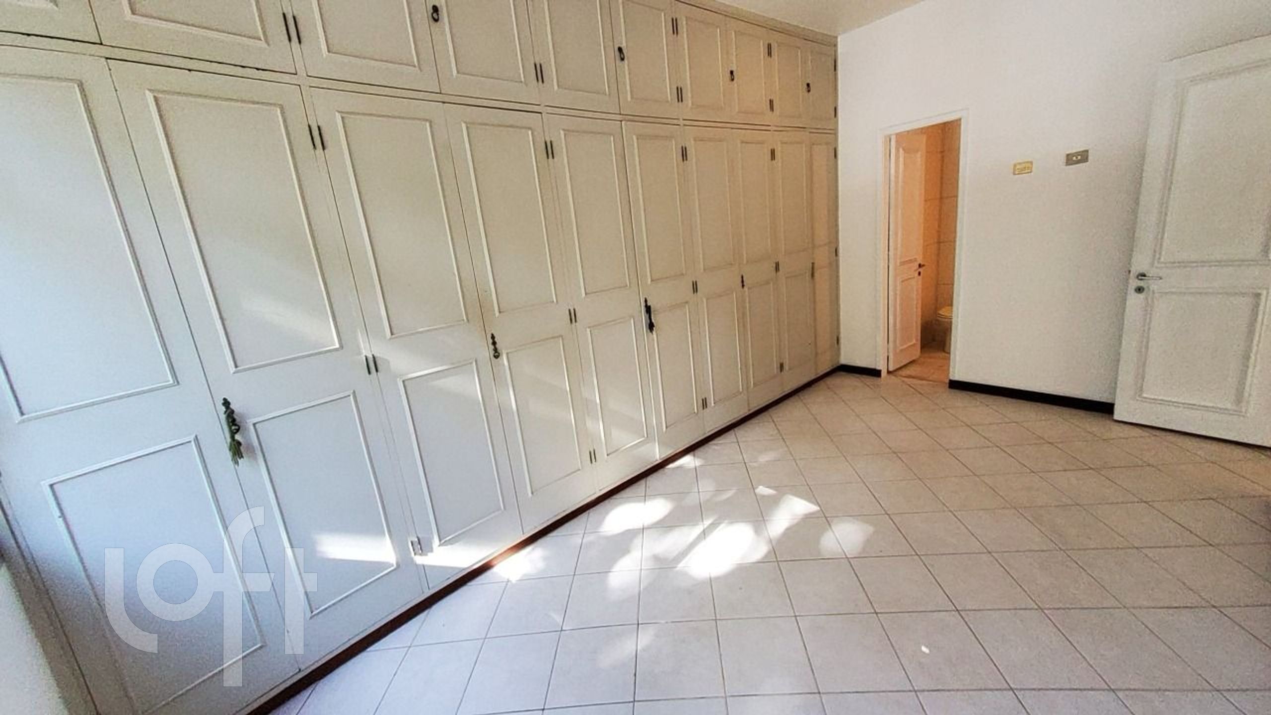 Apartamento à venda com 4 quartos, 206m² - Foto 18