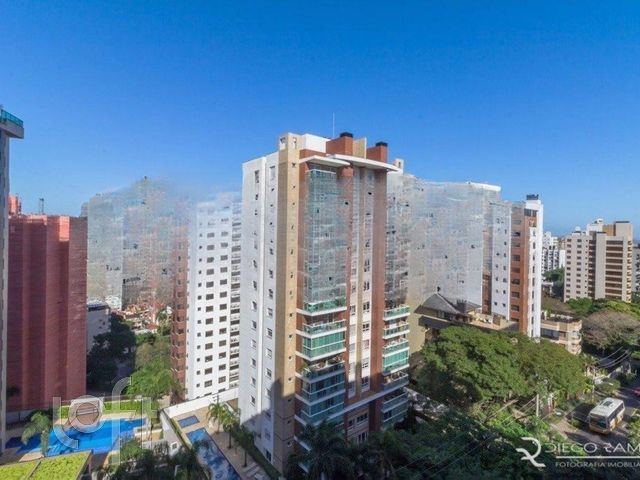 Apartamento com 149m², 3 dormitórios, 1 suíte, 2 vagas, Bela Vista em Porto Alegre