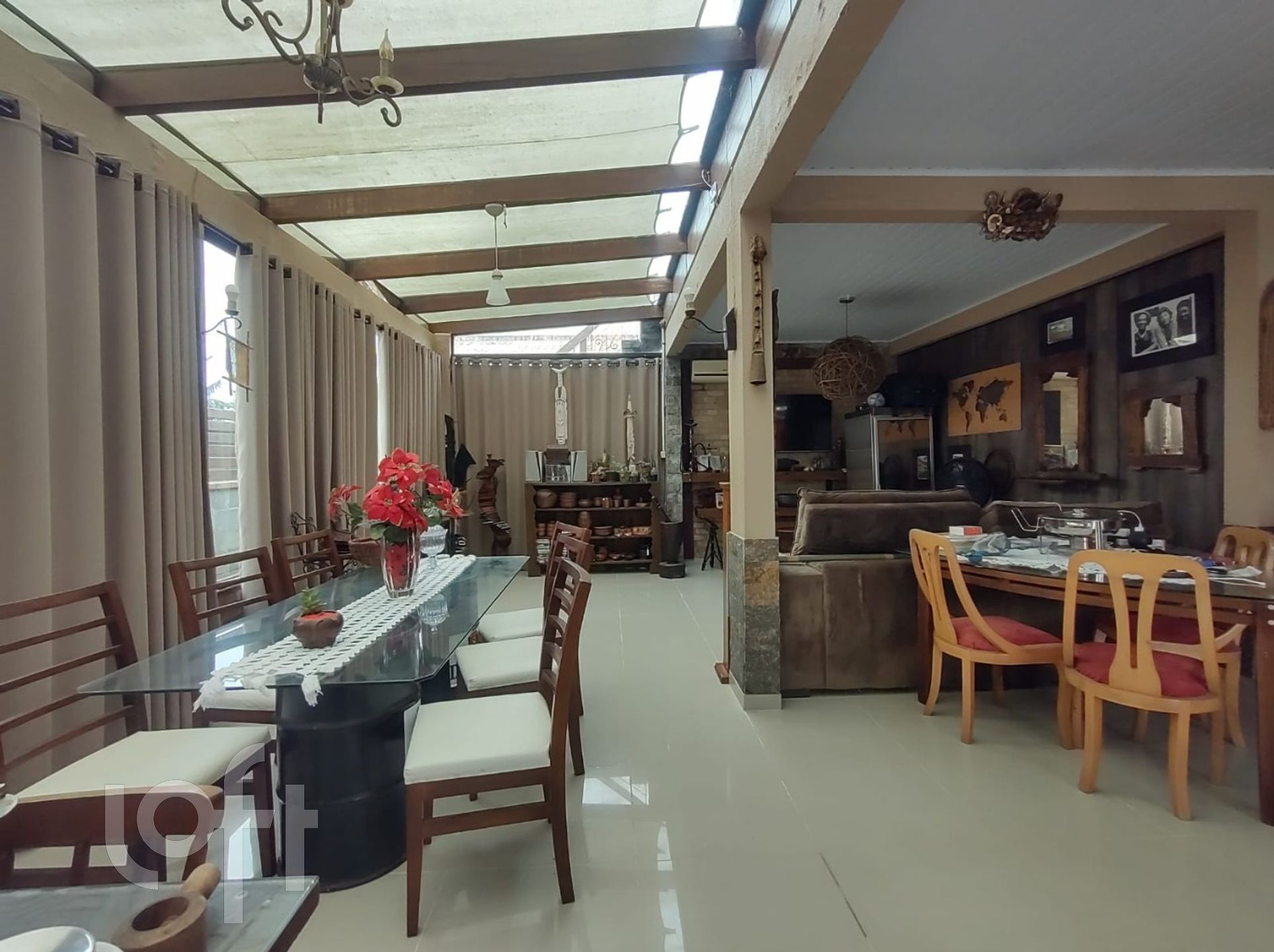 Casa à venda em Pinheira com 250 m², 5 quartos, 1 suíte, 2 vagas