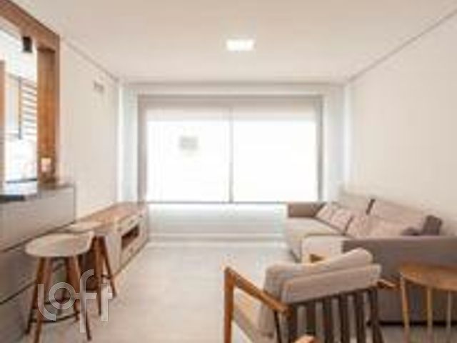 Apartamento com 76m², 3 dormitórios, 1 suíte, 1 vaga, Vila Ipiranga em Porto Alegre