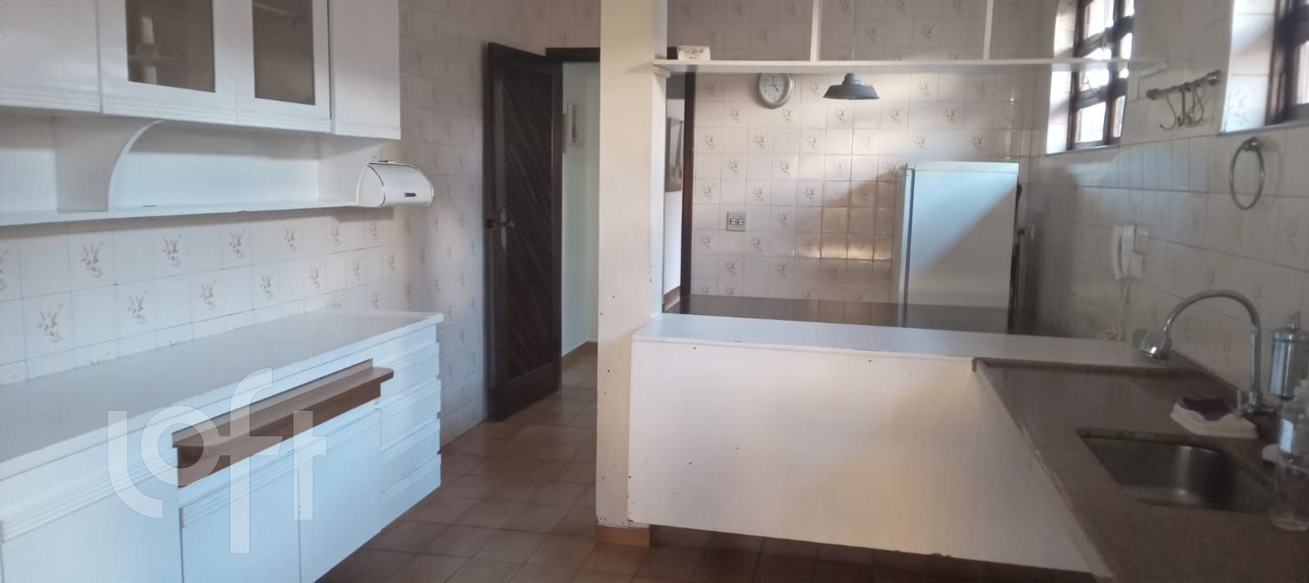 Casa à venda com 3 quartos, 200m² - Foto 2