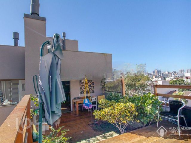 Apartamento com 145m², 2 dormitórios, 1 suíte, 2 vagas, Petrópolis em Porto Alegre