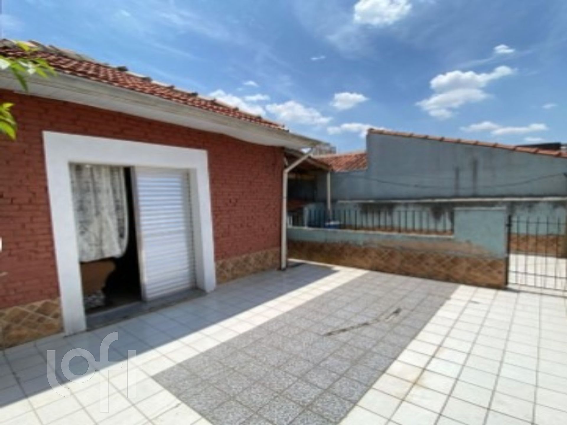 Casa à venda com 2 quartos, 210m² - Foto 2