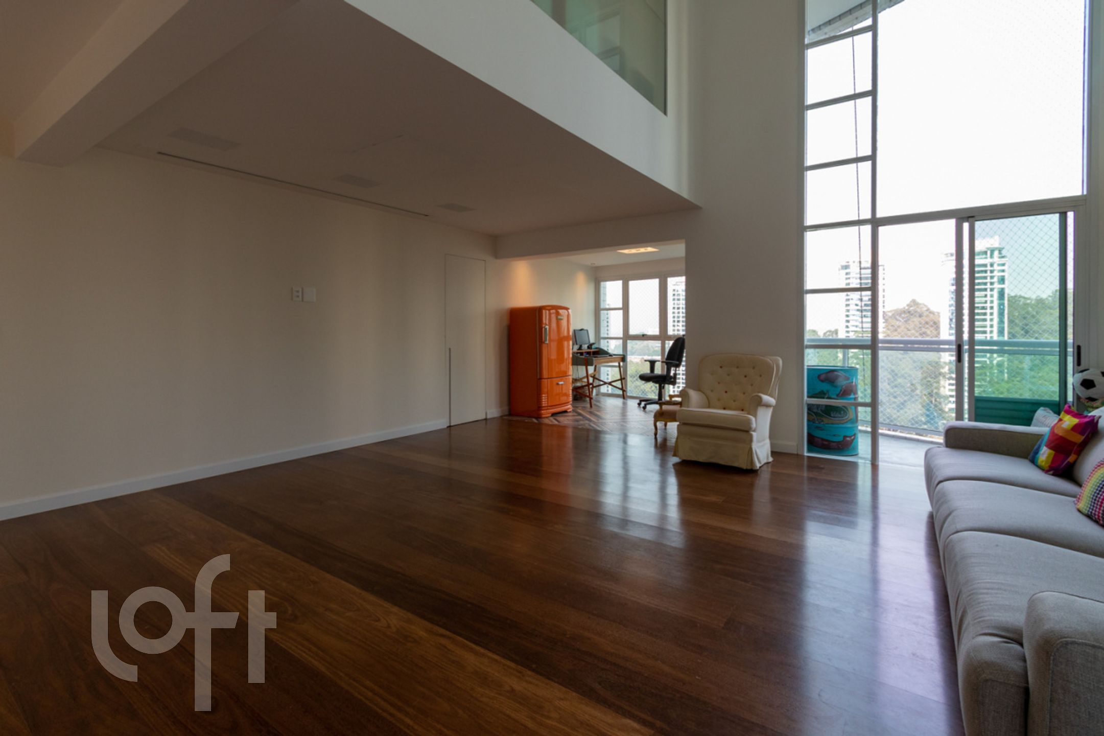 Apartamento à venda com 4 quartos, 210m² - Foto 2