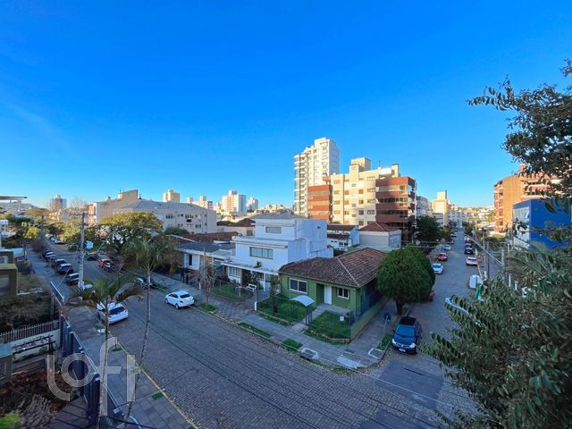Apartamento com 110m², 3 dormitórios, 1 vaga, Menino Deus em Porto Alegre