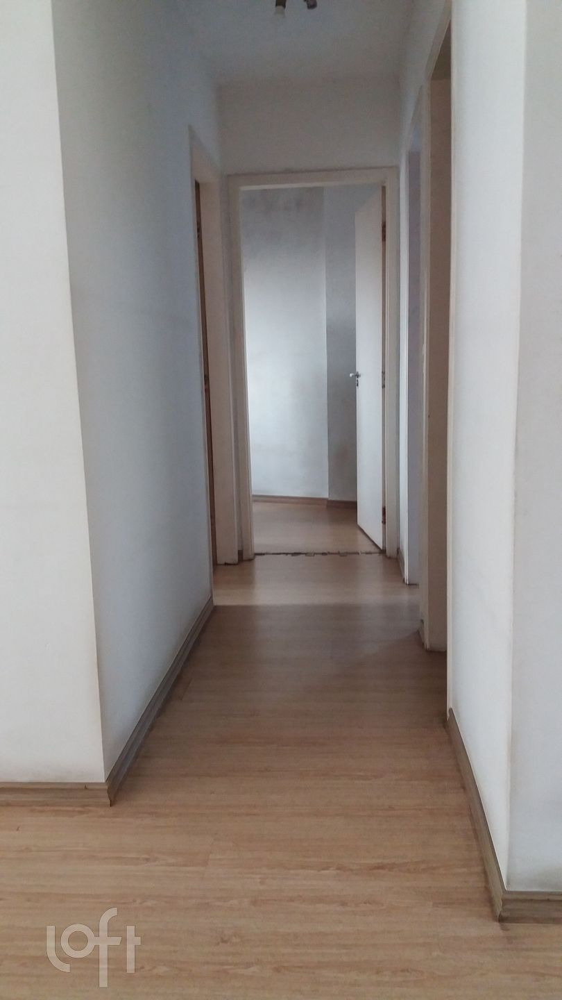 Apartamento à venda com 3 quartos, 73m² - Foto 2