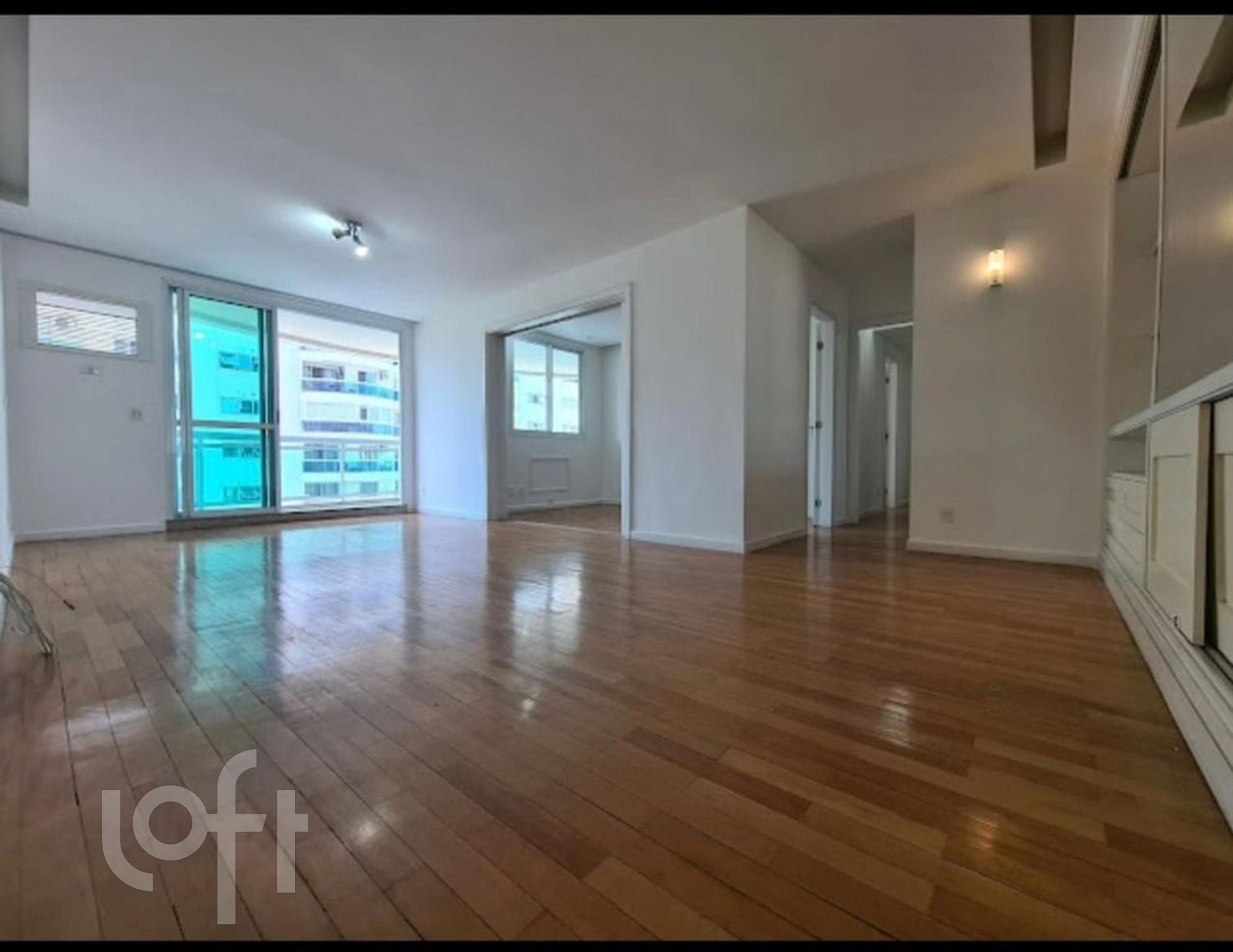 Apartamento à venda com 4 quartos, 151m² - Foto 1