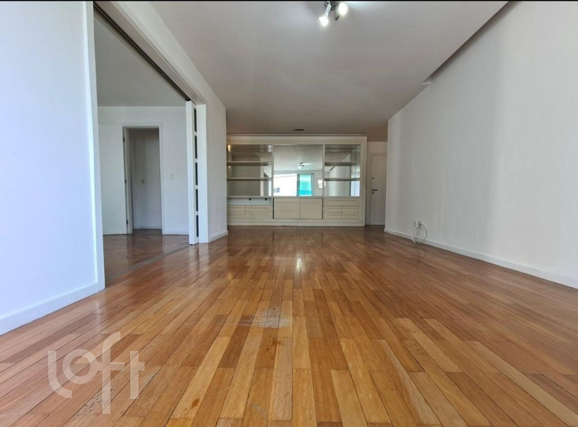 Apartamento à venda com 4 quartos, 151m² - Foto 3