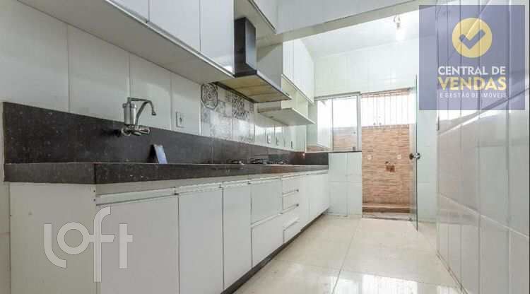 Casa à venda com 3 quartos, 61m² - Foto 4