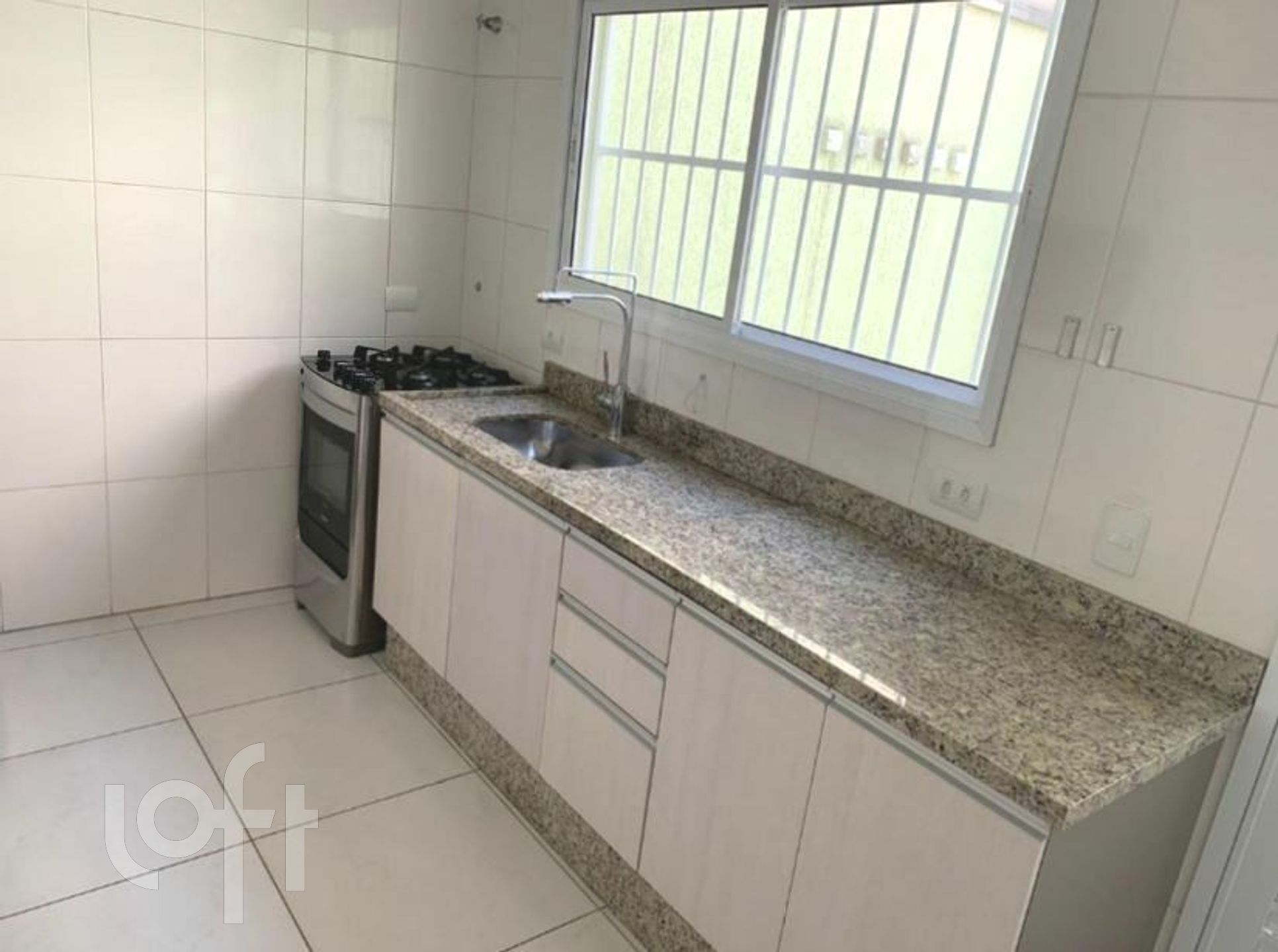 Casa à venda com 2 quartos, 100m² - Foto 4