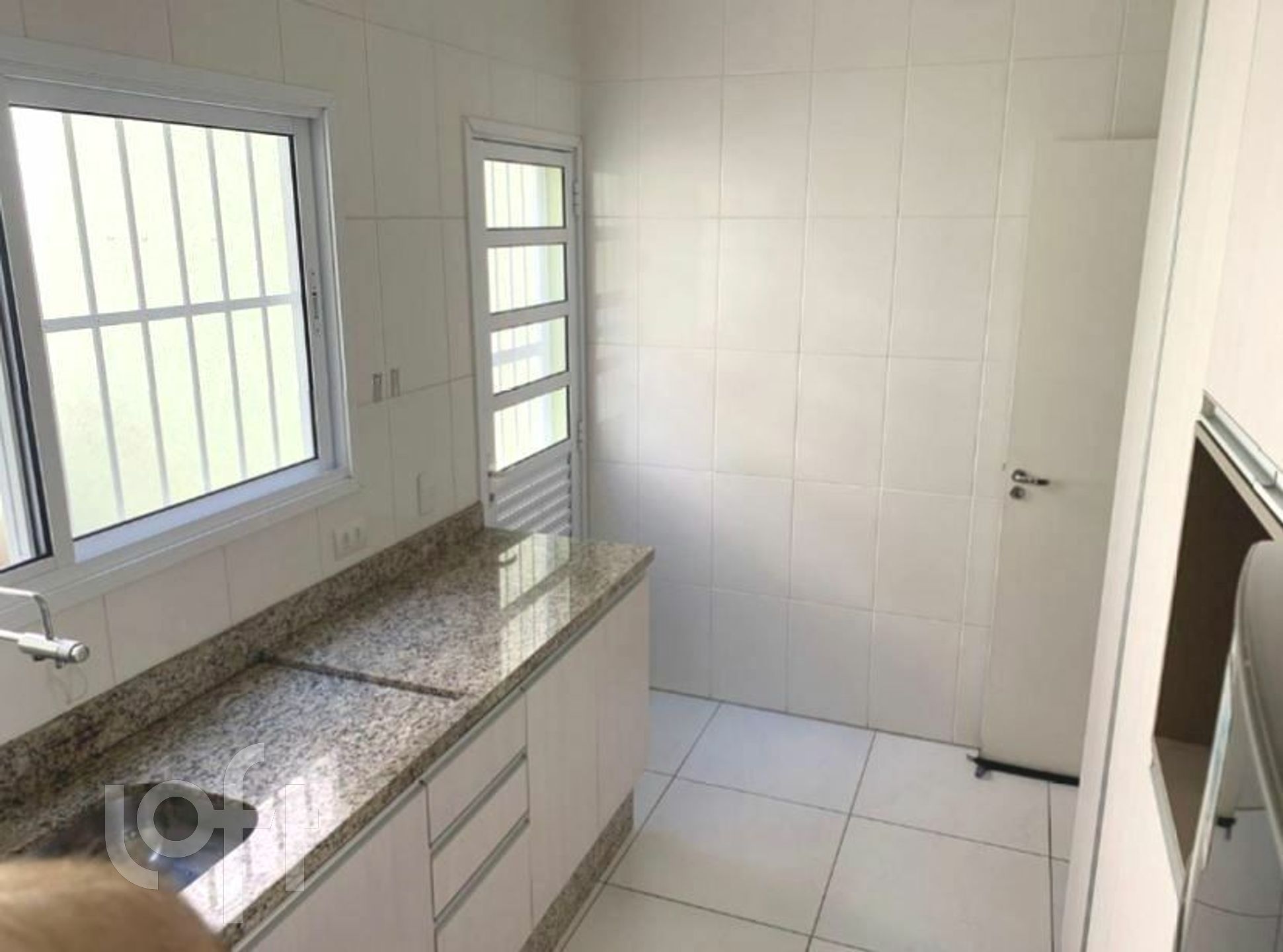 Casa à venda com 2 quartos, 100m² - Foto 3