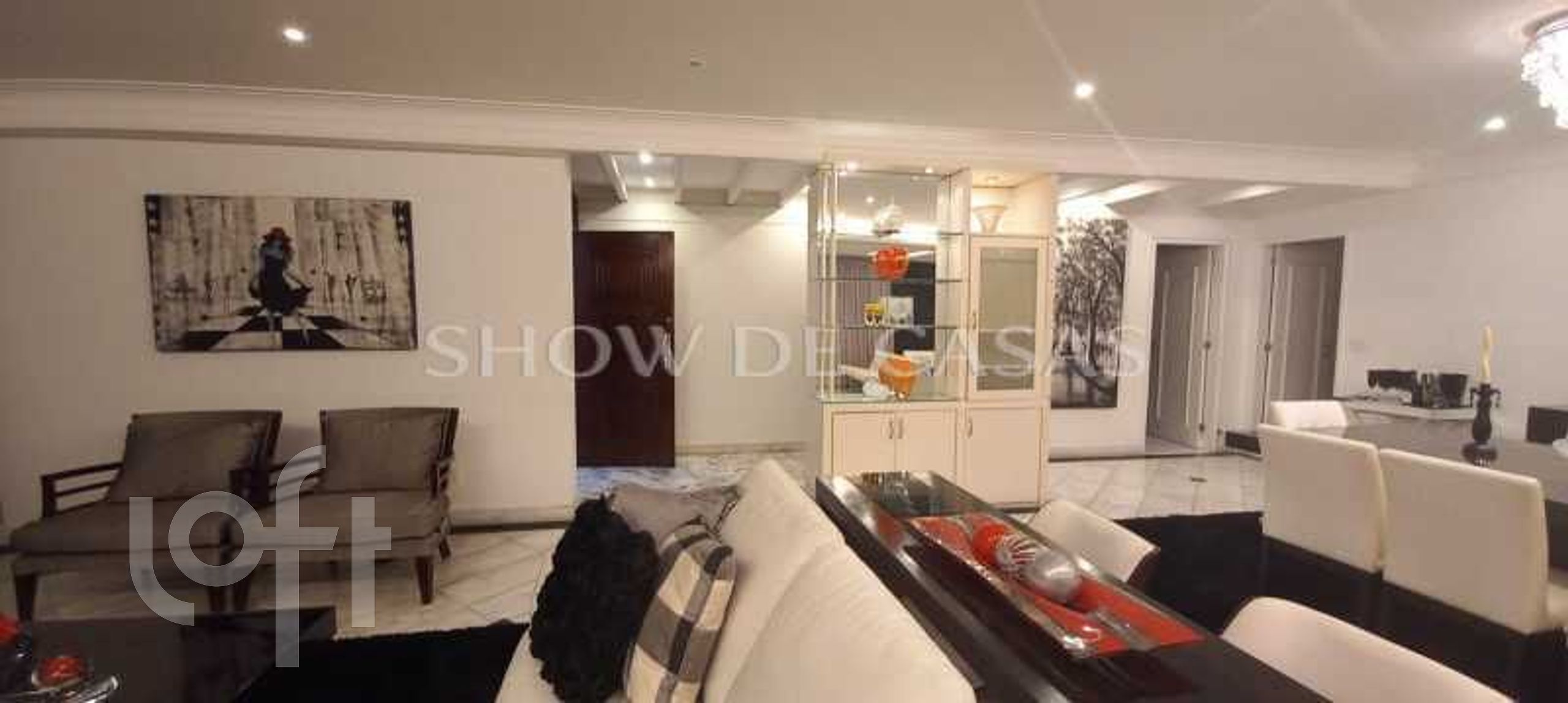 Apartamento à venda com 3 quartos, 225m² - Foto 2