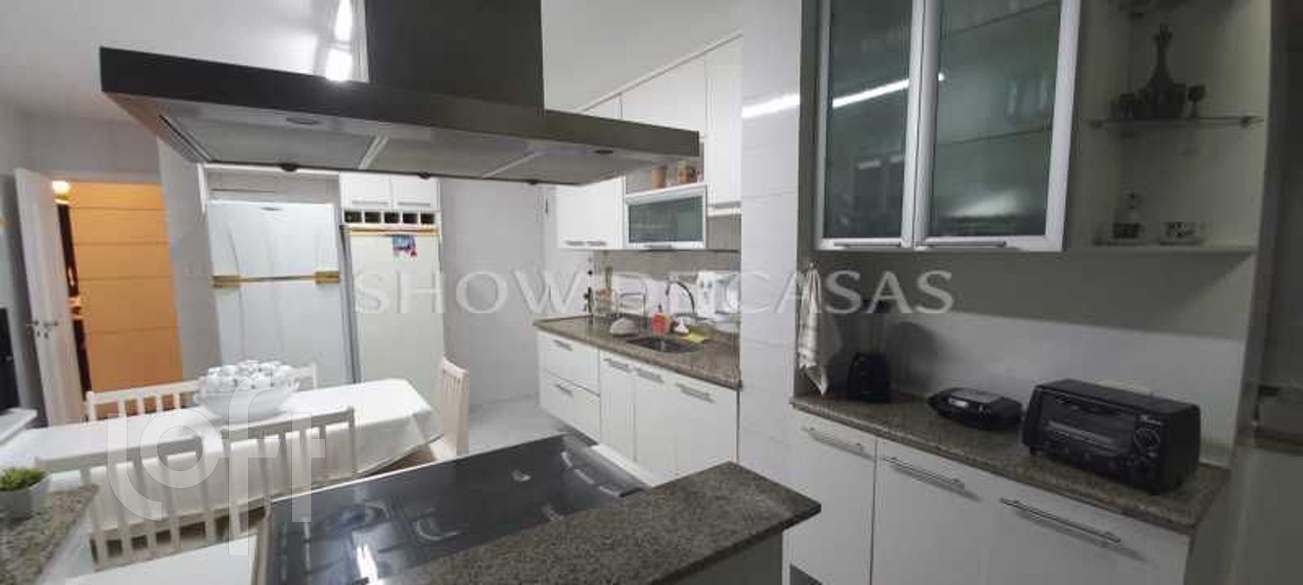 Apartamento à venda com 3 quartos, 225m² - Foto 23