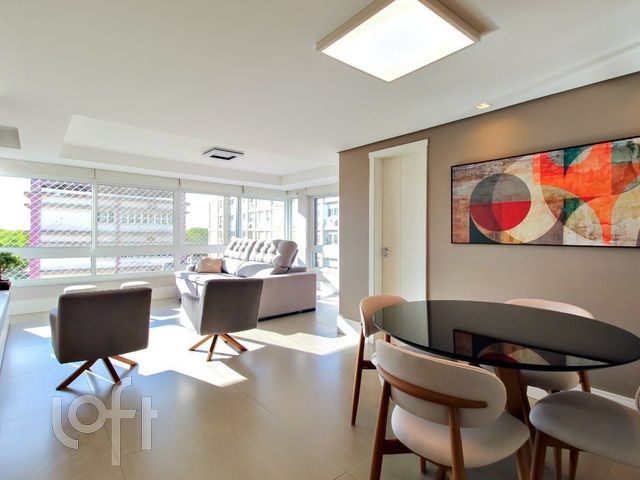 Apartamento com 102m², 3 dormitórios, 1 suíte, 2 vagas, Menino Deus em Porto Alegre