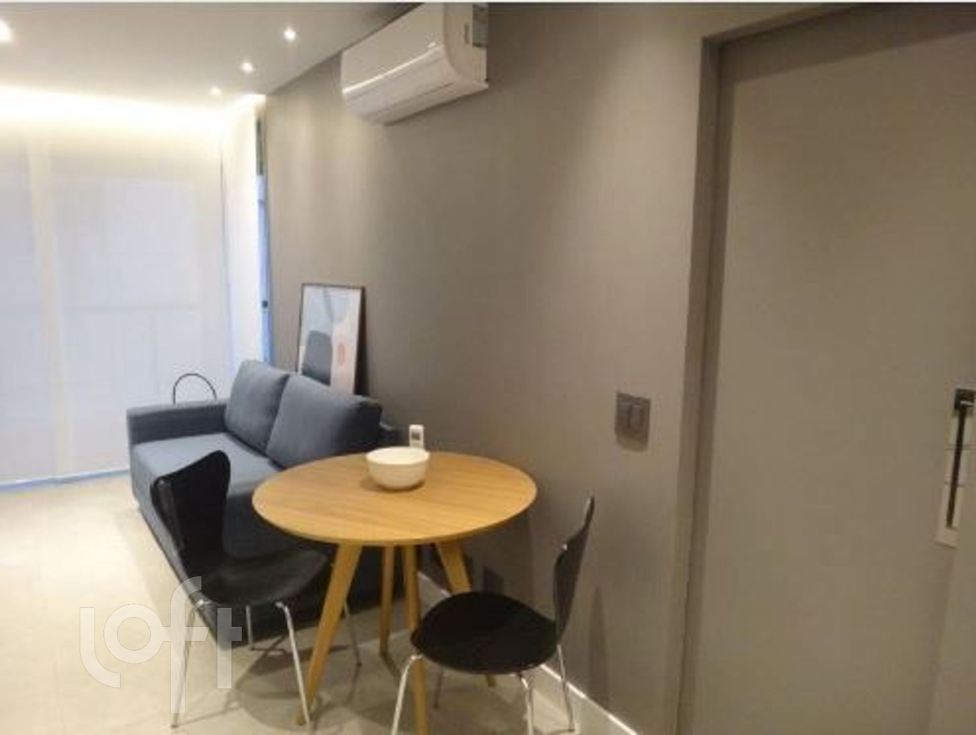 Apartamento à venda com 1 quarto, 37m² - Foto 2