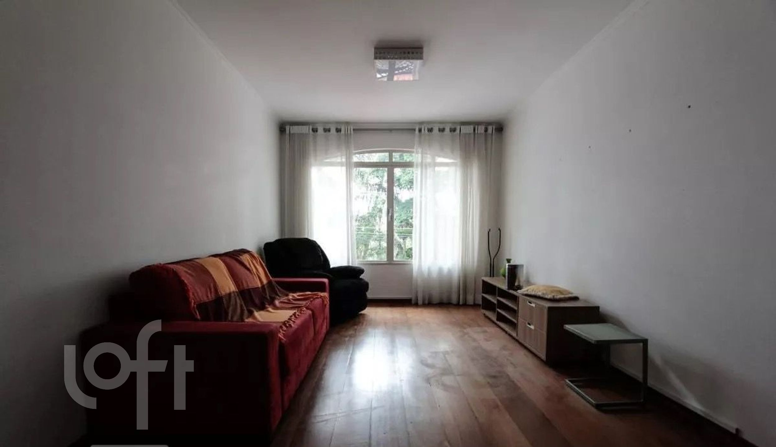 Casa à venda com 4 quartos, 190m² - Foto 1