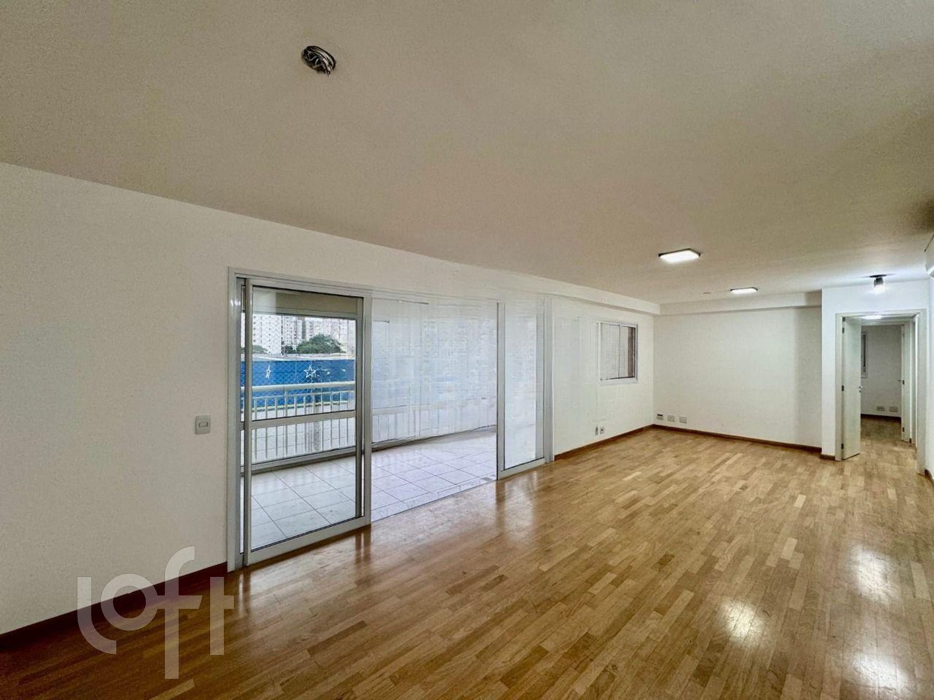 Apartamento à venda com 3 quartos, 123m² - Foto 2