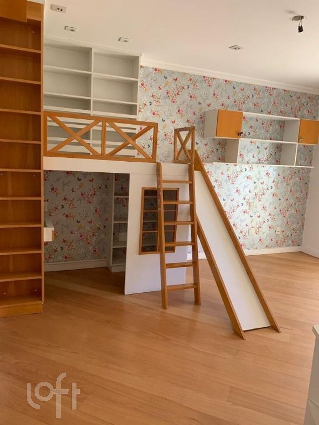 Casa à venda com 4 quartos, 1058m² - Foto 4