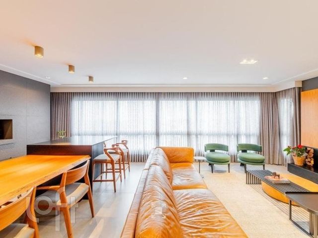 Apartamento com 133m², 3 dormitórios, 3 suítes, 3 vagas, Petrópolis em Porto Alegre