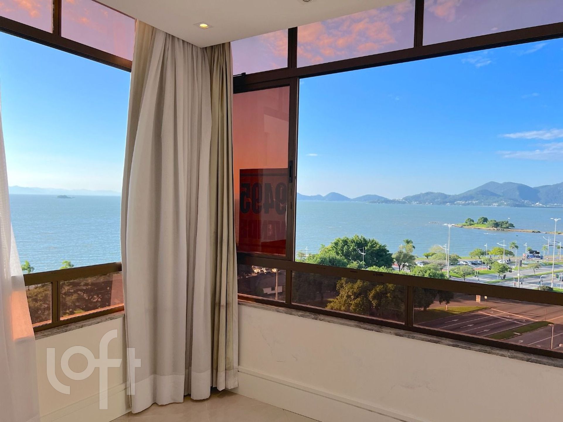 Apartamentos com 206m², 4 quartos, 2 suítes, 2 garagens, no bairro Agronômica em Florianópolis