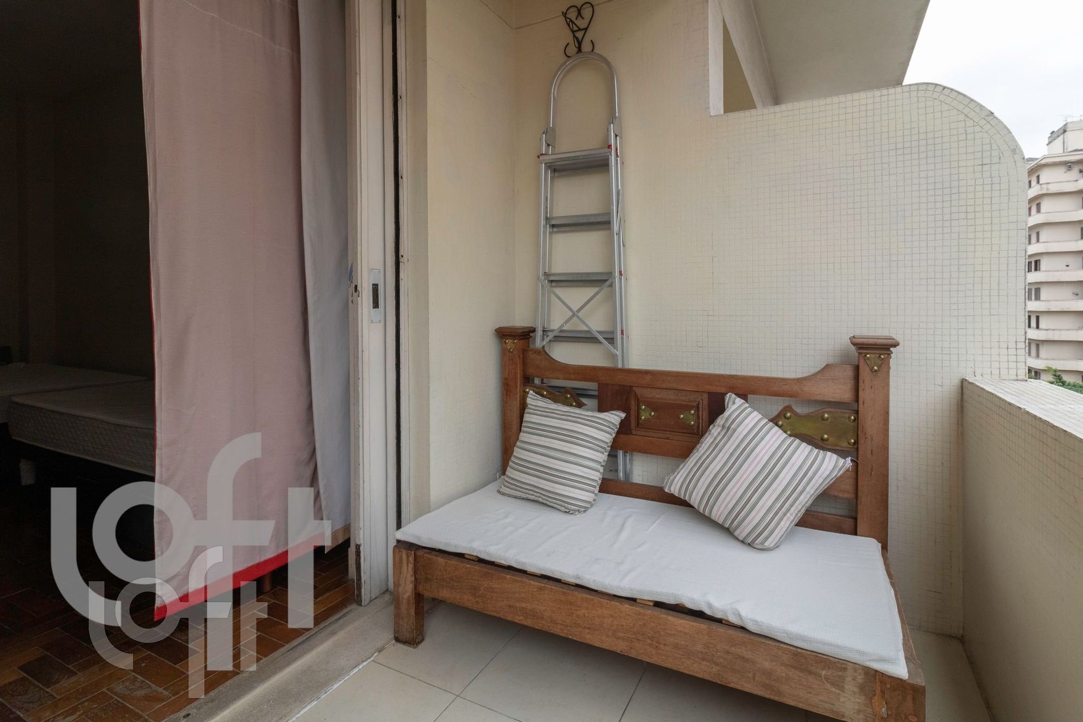 Apartamento à venda com 2 quartos, 65m² - Foto 2