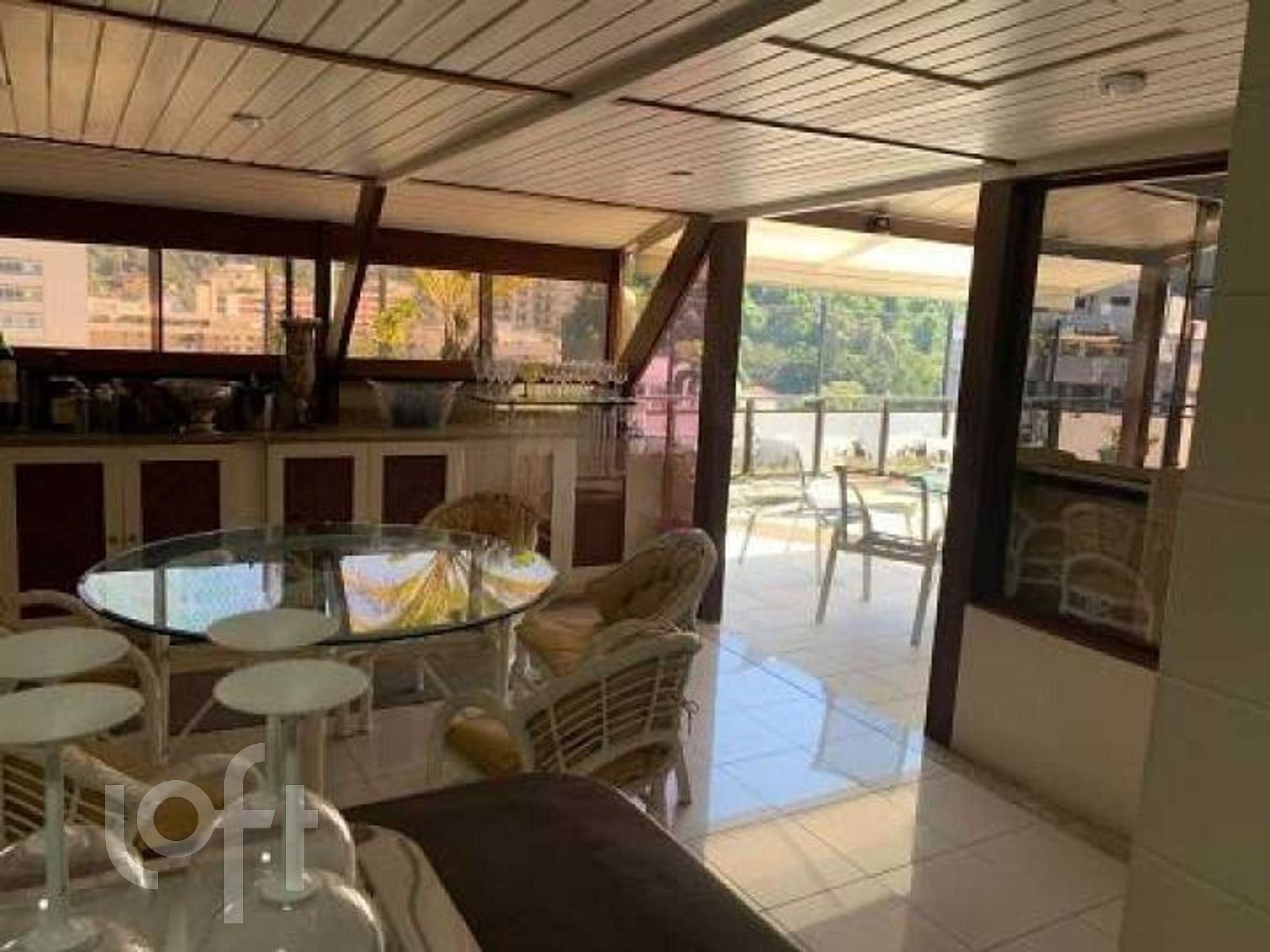 Apartamento à venda com 3 quartos, 258m² - Foto 9