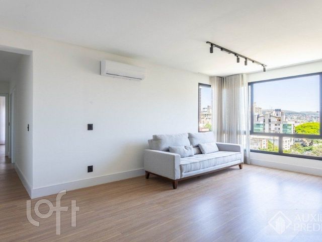 Apartamento com 65m², 2 dormitórios, 1 suíte, 2 vagas, Petrópolis em Porto Alegre