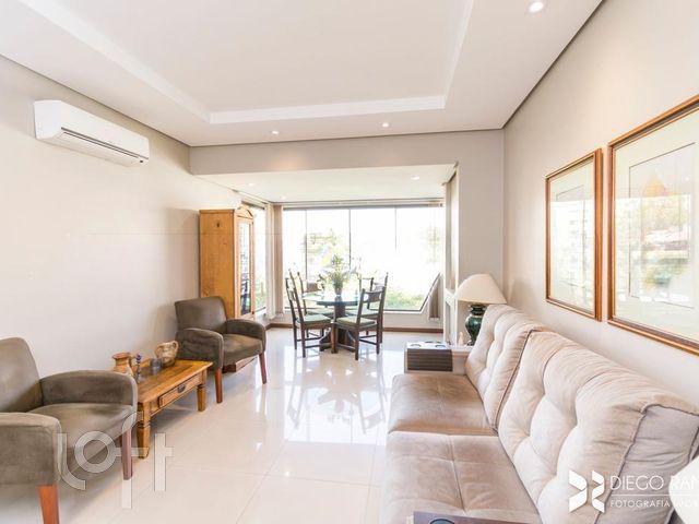 Apartamento com 118m², 3 dormitórios, 1 suíte, 2 vagas, Jardim Europa em Porto Alegre