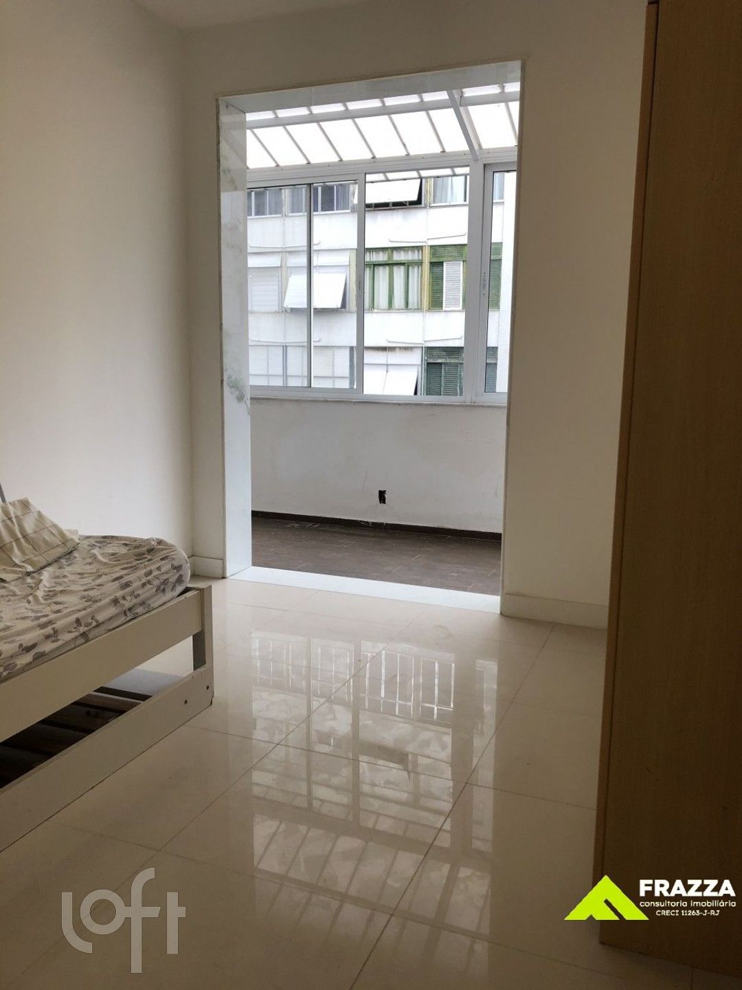 Apartamento à venda com 3 quartos, 120m² - Foto 2