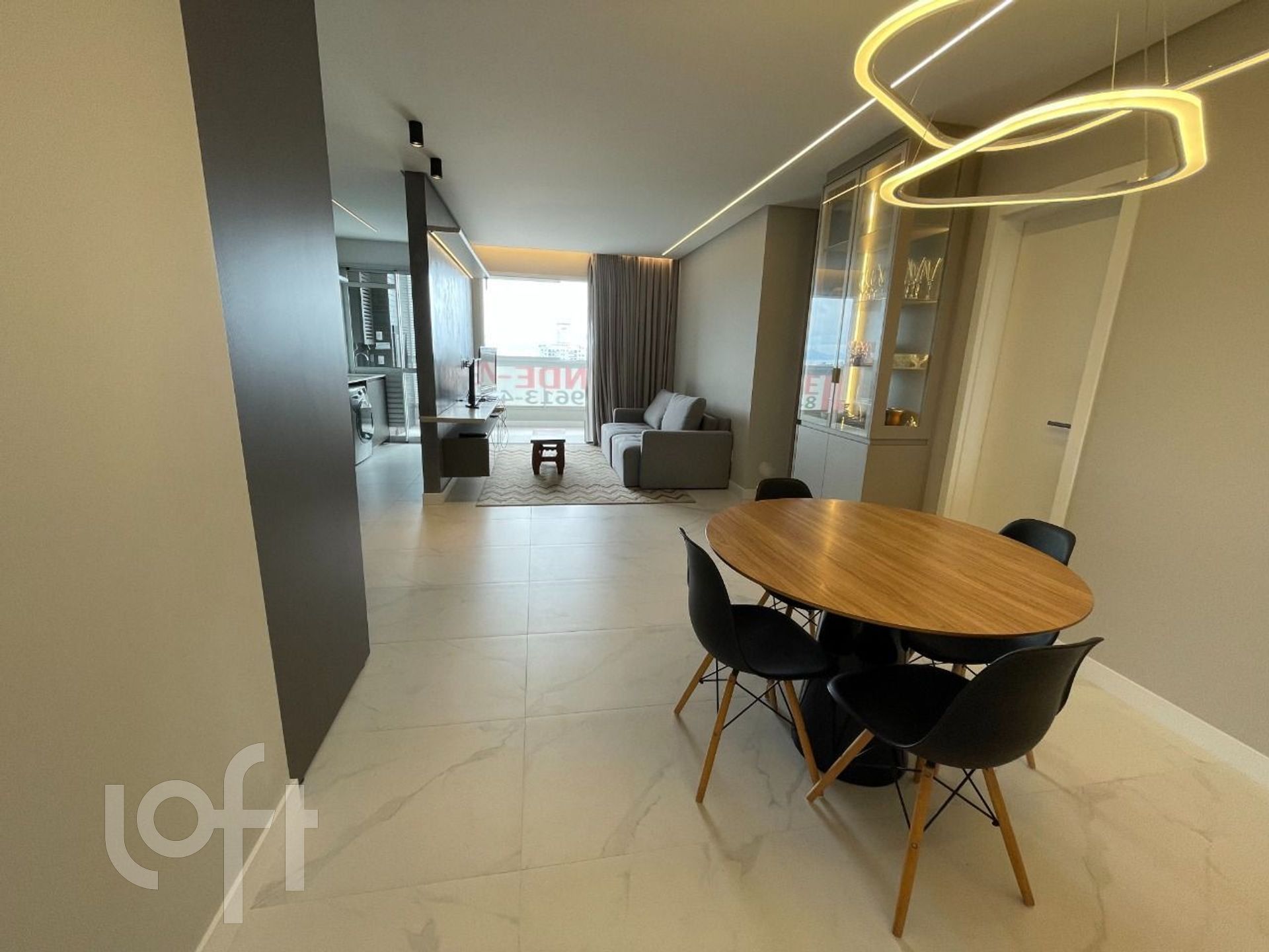 Apartamento com Vista Mar a venda com 3 quartos, sendo 2 suítes no bairro Canto - Estreito