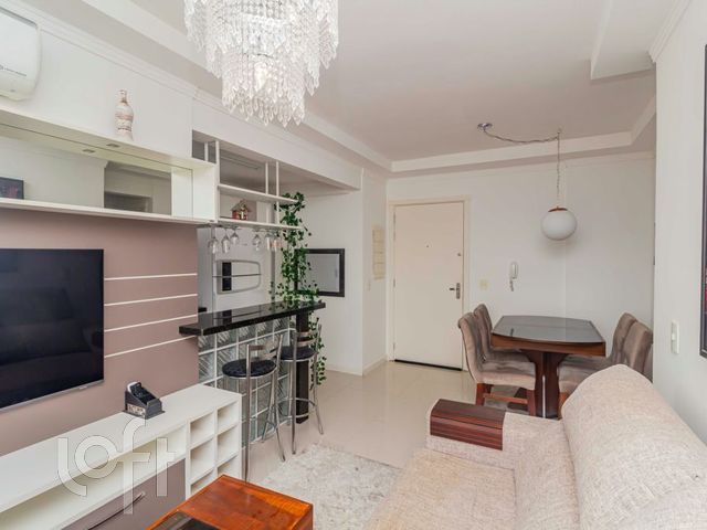 Apartamento com 57m², 2 dormitórios, 1 suíte, 2 vagas, Santana em Porto Alegre