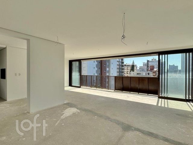 Apartamento com 179m², 3 dormitórios, 3 suítes, 3 vagas, Rio Branco em Porto Alegre