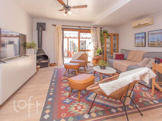 Casa com 150m², 4 dormitórios, 1 suíte, 4 vagas, São João em Porto Alegre