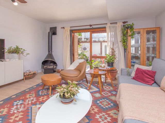 Casa com 150m², 4 dormitórios, 1 suíte, 4 vagas, São João em Porto Alegre