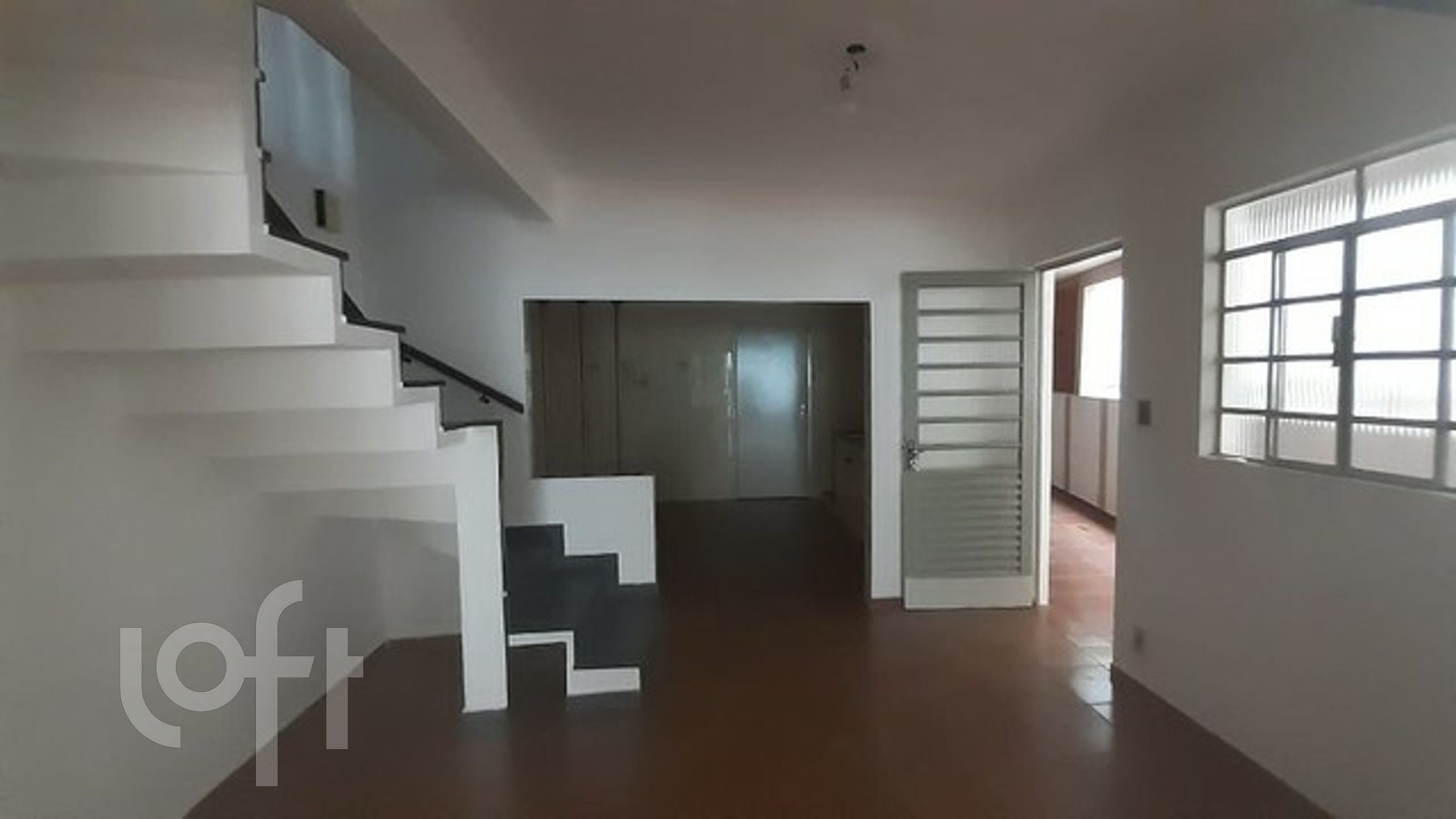 Casa à venda com 4 quartos, 188m² - Foto 1