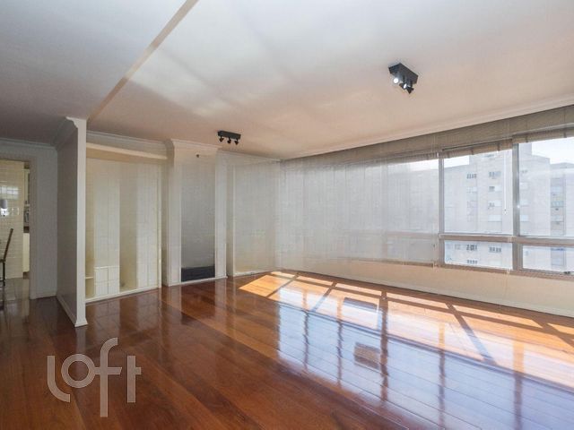 Apartamento com 133m², 3 dormitórios, 1 suíte, 1 vaga, Floresta em Porto Alegre