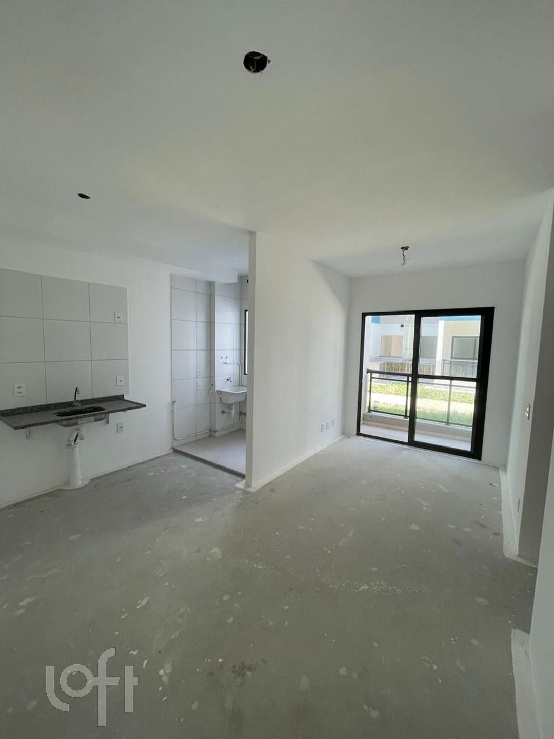 Apartamento à venda em Recreio dos Bandeirantes com 49 m², 2 quartos, 0 vagas