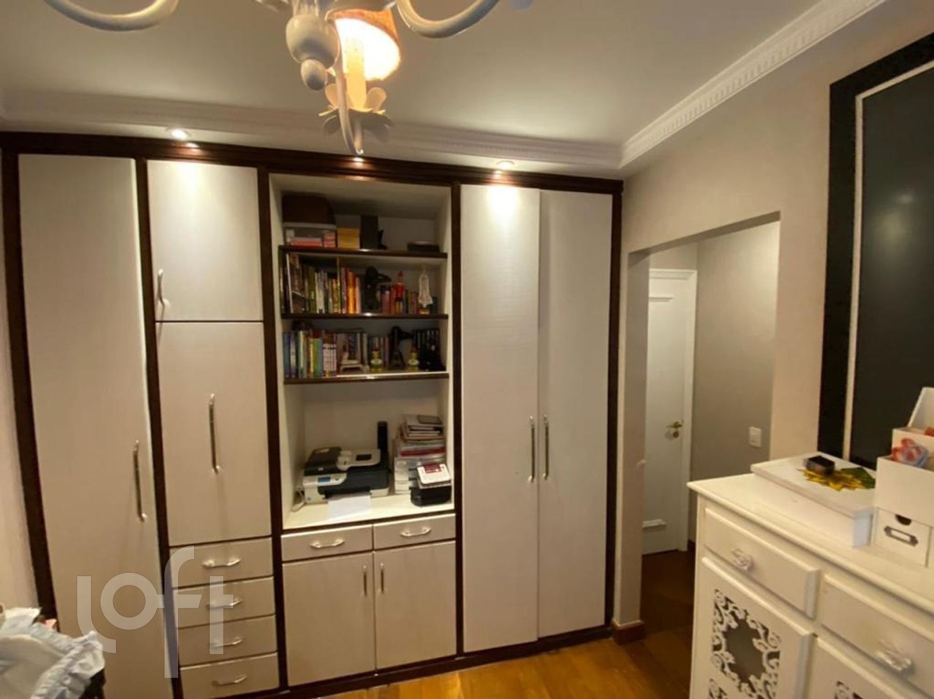 Apartamento à venda com 4 quartos, 198m² - Foto 2