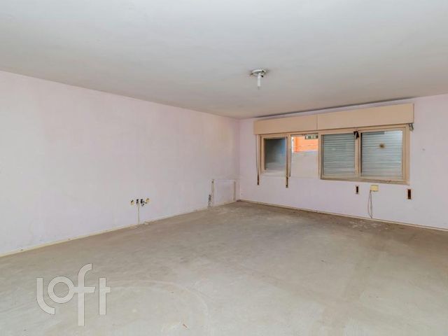 Casa com 304m², 4 dormitórios, 2 suítes, 2 vagas, Rio Branco em Porto Alegre