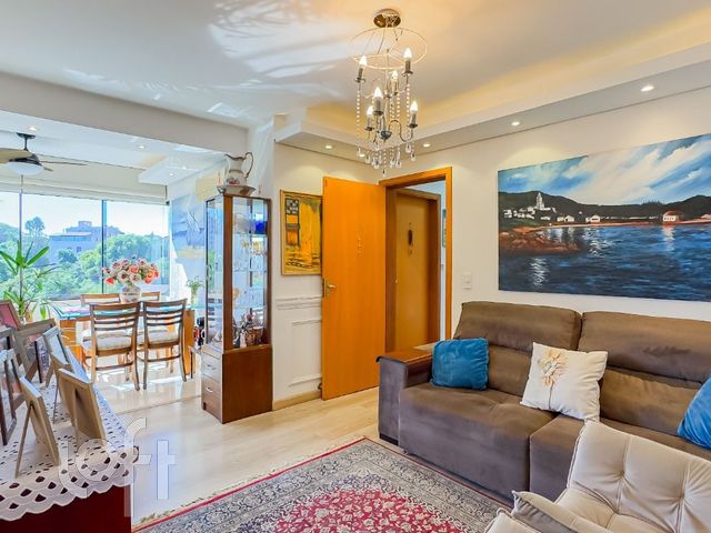 Apartamento com 73m², 3 dormitórios, 1 suíte, 2 vagas, Cristo Redentor em Porto Alegre