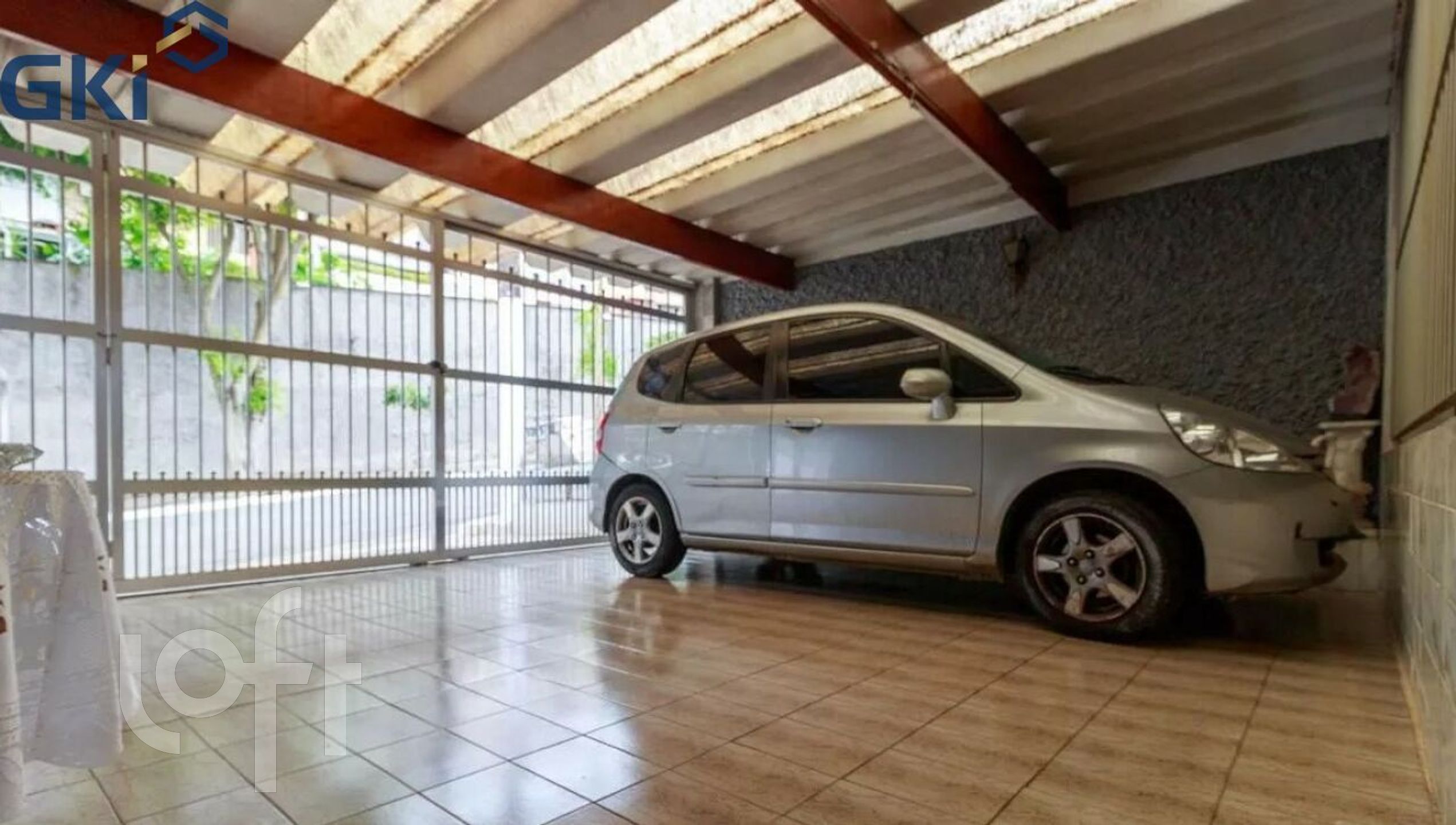 Casa à venda com 3 quartos, 200m² - Foto 1