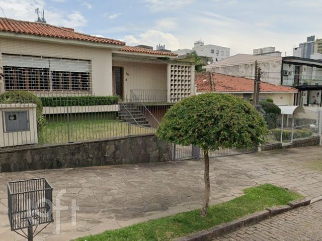 Casa com 460m², 3 dormitórios, 3 vagas, Chácara das Pedras em Porto Alegre