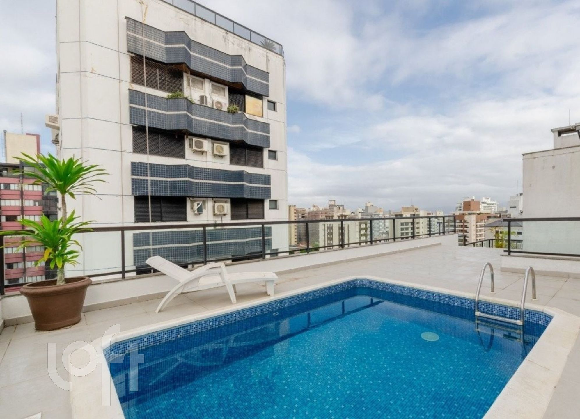 Apartamento à venda em Centro com 137 m², 3 quartos, 1 suíte, 2 vagas
